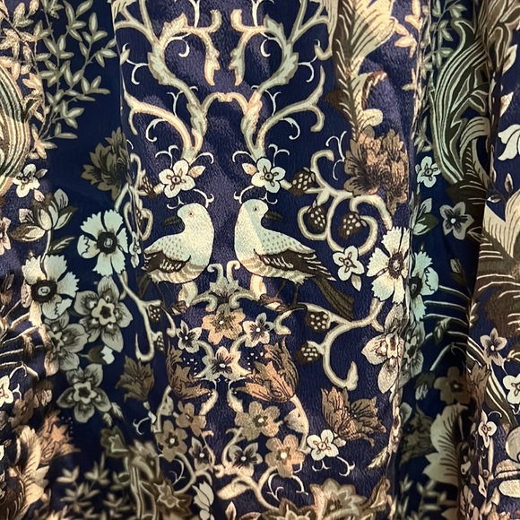 Club Monaco Silk Skirt - Picture 5 of 11